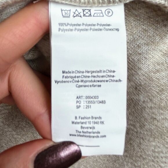 NWT Yest Netherlands Evolet Jacket Short Blanket Coat Sandy White Plaid Tie 12 - Picture 14 of 16